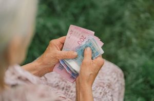 Що зміниться в Україні з 1 червня: перерахунок пенсій і підвищення тарифів