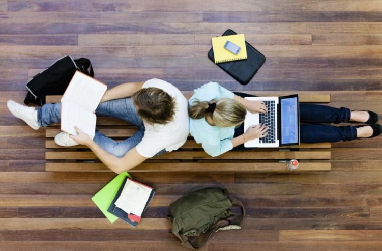 Адвокат пояснив, в яких випадках в Україні можуть мобілізувати студентів