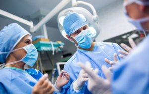 Безкоштовні операції в Україні: хто і де може зробити – роз’яснення МОЗ