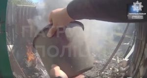 У Краматорську патрульні попередили пожежу в приватному секторі