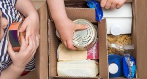 Почалася видача нової гуманітарної допомоги у вигляді продуктів харчування та ліків: куди звертатися