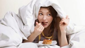 Корисні продукти для сну: що їсти, щоб краще спати