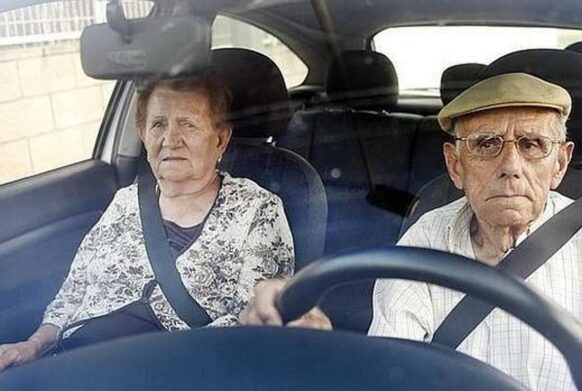Літніх людей позбавлятимуть водійських прав: їм доведеться доводити свою здатність керувати автомобілем