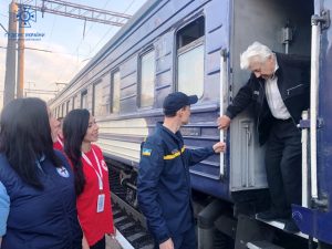 Безкоштовна евакуація цивільних мешканців Донеччини до Житомирської області триває майже два місяці