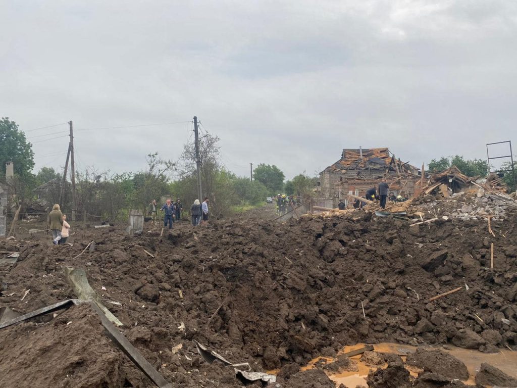 Кадри порятунку людей з-під завалів у Краматорську. Відео