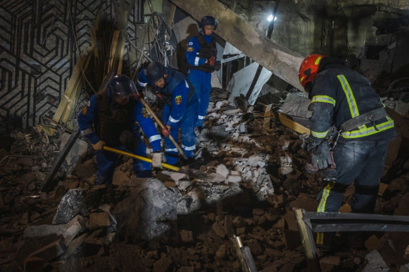 Вже дев`ять загиблих: У Краматорську триває розбір завалів