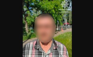 На виклику про домашнє насильство патрульні виявили чоловіка у розшуку