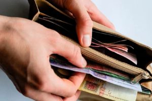 В Україні скорочено розмір допомоги з безробіття