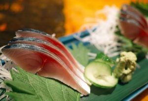 Як засолити скумбрію в домашніх умовах: рецепти апетитної закуски цілком і шматочками