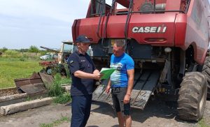 Рятувальники Краматорського району заздалегідь дбають про збереження врожаю!