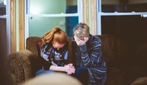 Травма свідка: як залишатися у здоровому глузді попри жахливі події