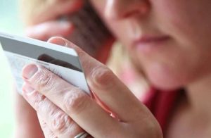 Карткові шахраї активізувалися: як уникнути обману – поради НБУ