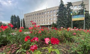 Соборна площа Слов’янська – площа троянд! (фоторепортаж)