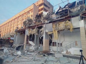 Два ракетні удари завдала рф по Краматорську: під завалами перебувають люди