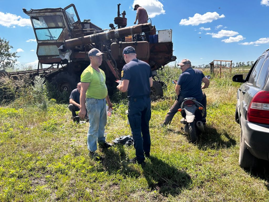Рятувальники Донеччини нагадують про правила безпеки під час збирання врожаю
