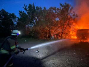 Протягом минулої доби рятувальники Донеччини ліквідували 9 пожеж на території області, з яких 4 пожежі виникли внаслідок ворожих обстрілів