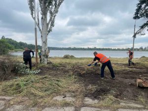 До благоустрою Слов’янської громади продовжують долучатися безробітні