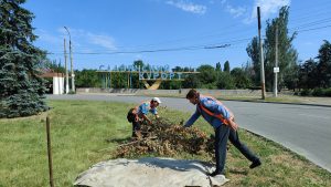 У Слов’янську тривають роботи з відновлення курорту. Фото