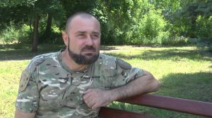 “Привіз пораненого і здав для нього кров”. 52-річний медик-нацгвардієць зі Слов’янська рятує бійців на фронті