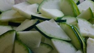 Кабачки з кетчупом чилі: рецепт пікантної консервації в домашніх умовах