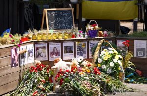 Сьогодні — 9-й день: у Краматорську вшанували пам’ять загиблих працівників і відвідувачів кафе Ria Pizza