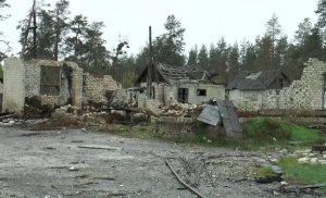 У Святогірській громаді все ще залишається понад дві тисячі осіб, у Лиманській — близько 12 тисяч