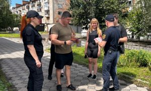 У Слов’янську фахівці ДСНС навчали громадян простим, але таким важливим правилам безпеки