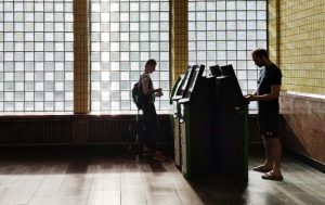 Термінал вимагатиме пароль. Що потрібно знати про нові правила поповнення карток