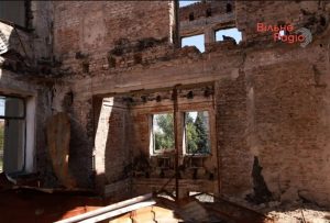 Лишились лише стіни: який вигляд має гімназія у Лимані після обстрілів росіян