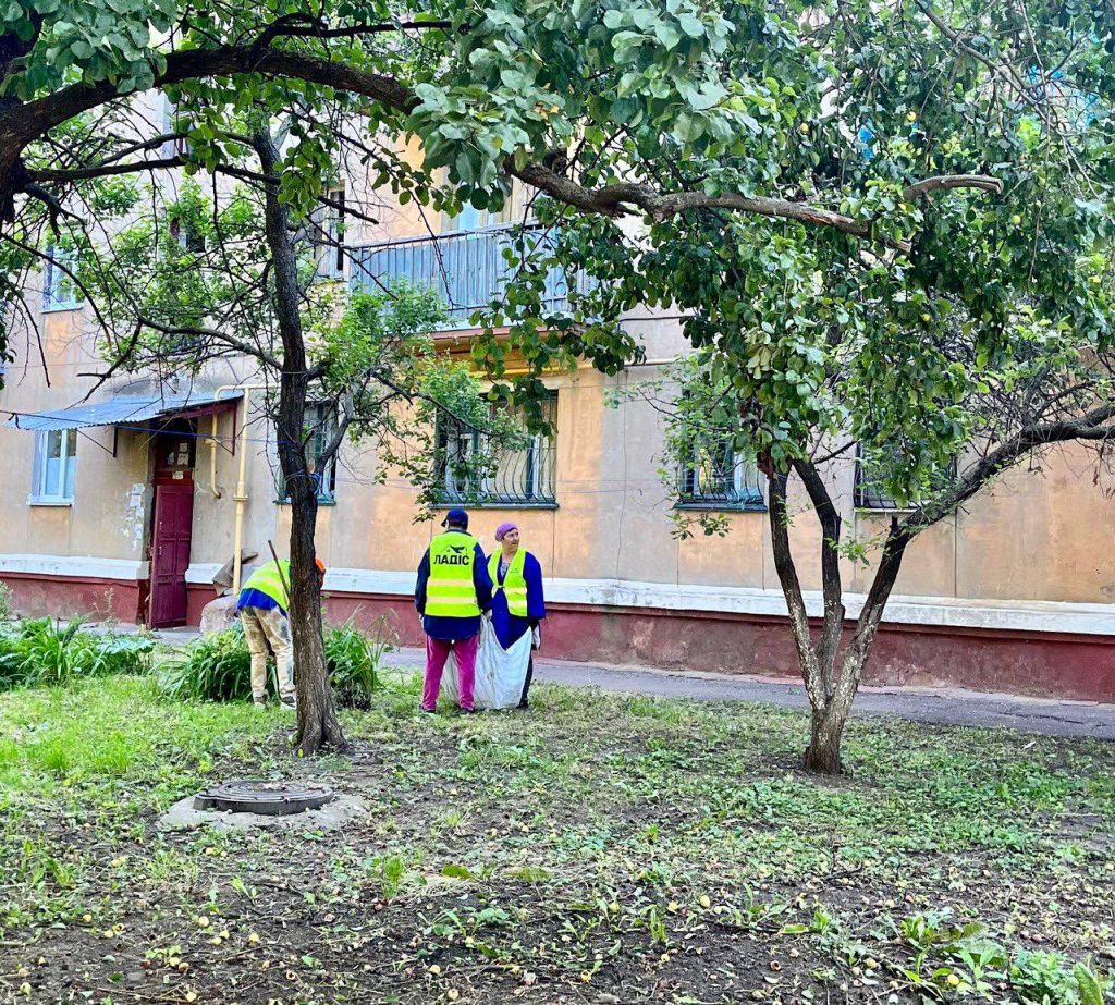 У Краматорську ліквідовують наслідки нічних обстрілів росіян