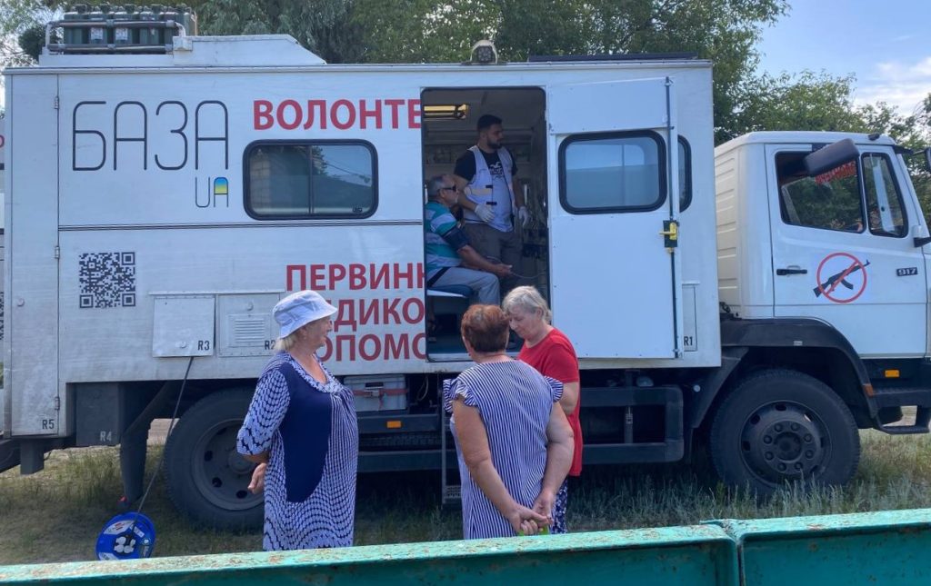 У Щурове завітали медичні волонтери: провели обстеження та передали ліки (фото)