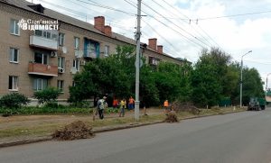 «Бджілки працюють»: Комунальники рано-вранці виходять на роботу (фото)