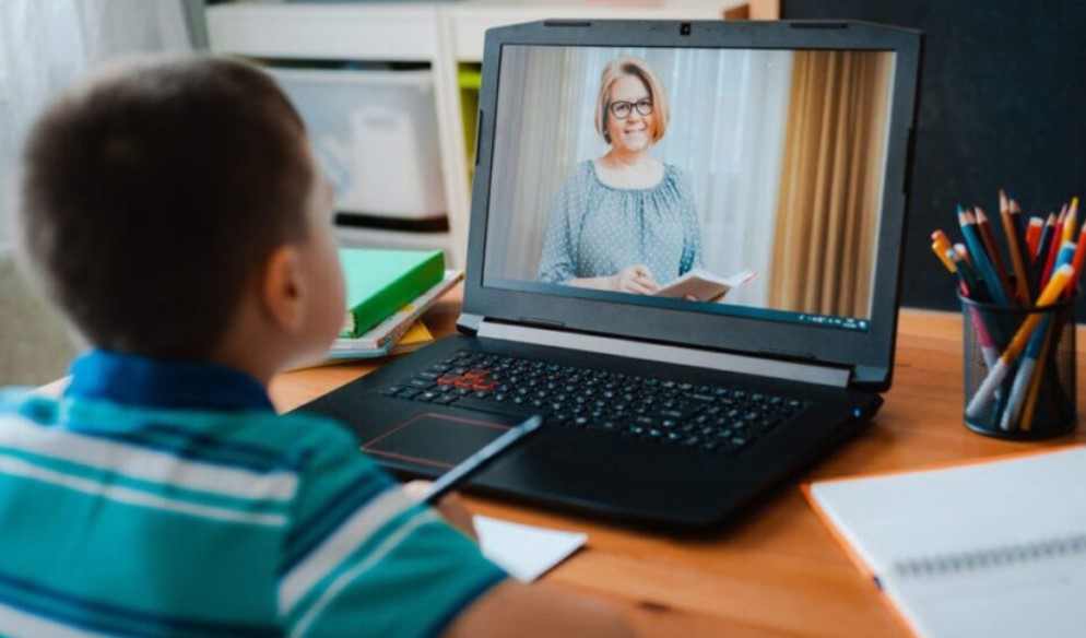 20% школярів виїхали: яким буде новий навчальний рік на Донеччині