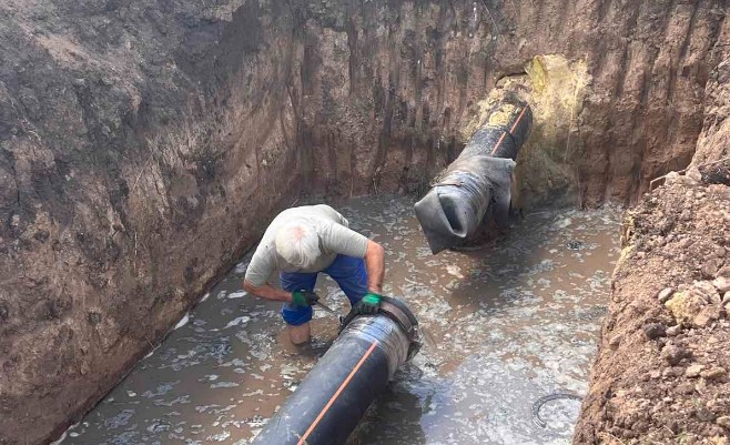 Газовики АТ «ДОНЕЦЬКОБЛГАЗ» відкачали воду з газопроводу поблизу Богородичного