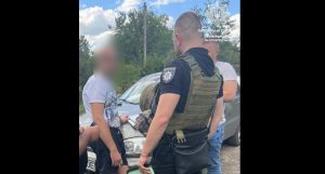 Патрульні продовжують виявляти осіб з речовинами, схожими на наркотичні