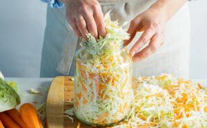 Квашена капуста на зиму в розсолі і без нього: ТОП-3 кращих рецепта