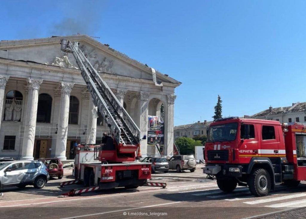 Ракетний удар по Чернігову: кількість постраждалих зросла до 117 людей, у місті оголосили жалобу