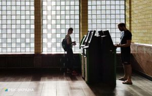 Мобільні оператори попередили про зміну правил поповнення рахунку через термінали