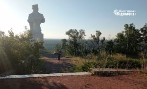 Святогірськ: знайомі місця та пам’ятник Артему (фоторепортаж)