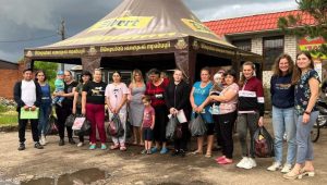 Не могли залишатись осторонь: родина зі Слов’янська допомагає молодим матусям Донеччини