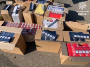 Тютюнові вироби без марок акцизу виявили патрульні у Краматорську