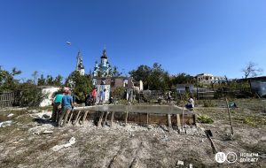 Волонтери відновлюють будинки у звільненому Богородичному