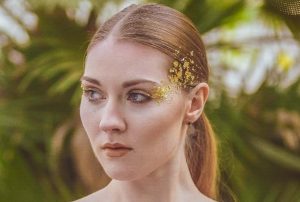 Дівчина зі Слов’янська відкрила елітний показ мод у Мілані у вишуканому патріотичному вбранні