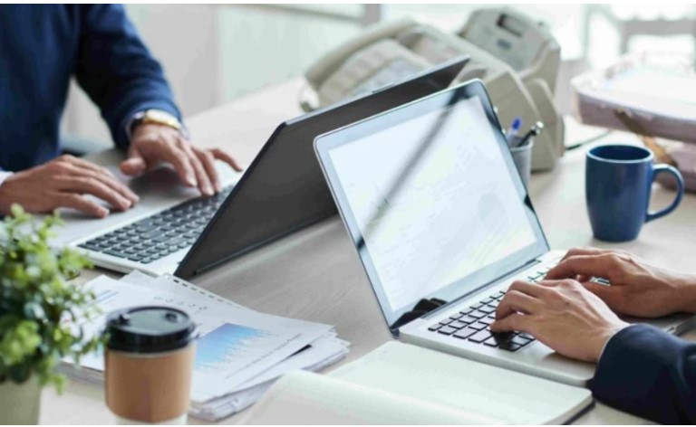 Податківці пояснили, для яких виплат потрібен страховий стаж та як його отримати