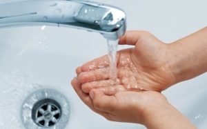 Кому у вересні доведеться платити 65 гривень за кубометр води – оприлюднено тарифи водоканалів