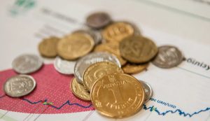 Кабмін пропонує Раді встановити із 2024 прожитковий мінімум 2,9 тис. гривень