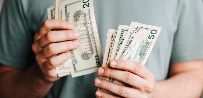 Нацбанк назвав 7 банків, які приймають стару інвалюту — комісії від 10% до 50%