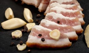 Старовинний рецепт смачного засоленого сала