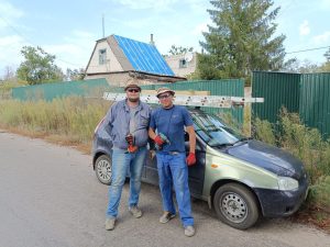 Колишні начфін та терміст зі Слов’янська сьогодні ремонтують дахи та вікна в деокупованих селах Лиманщини