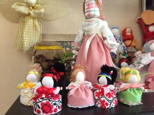 У Слов’янську створювали ляльку-мотанку «Благодать»: як проходив майстер-клас та як долучитись у майбутньому